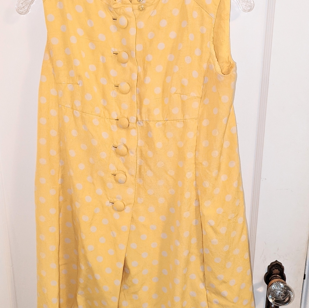 Vintage (60s) Dress! 29" around (waist/chest), 30" neck to hem